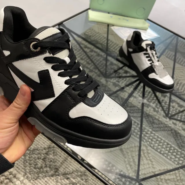 Off-White Chaussures Lifestyle Noires avec Logo de Flèche Diagonal Tige en Cuir Panelé 2