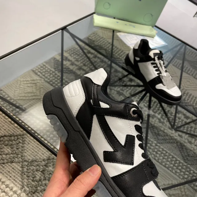 Off-White Chaussures Lifestyle Noires avec Logo de Flèche Diagonal Tige en Cuir Panelé 3