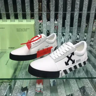 Off-White Black Low-Top Industrial Detailing Lifestyle Sneakers