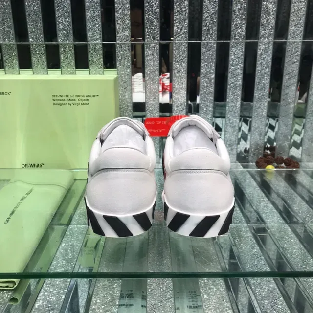 Off-White Black Low-Top Industrial Detailing Lifestyle Sneakers 3