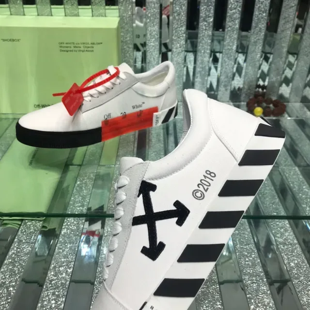 Off-White Black Low-Top Industrial Detailing Lifestyle Sneakers 5