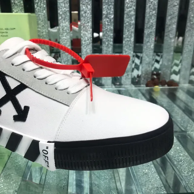 Off-White Black Low-Top Industrial Detailing Lifestyle Sneakers 6