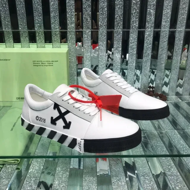 Off-White Black Low-Top Industrial Detailing Lifestyle Sneakers 7