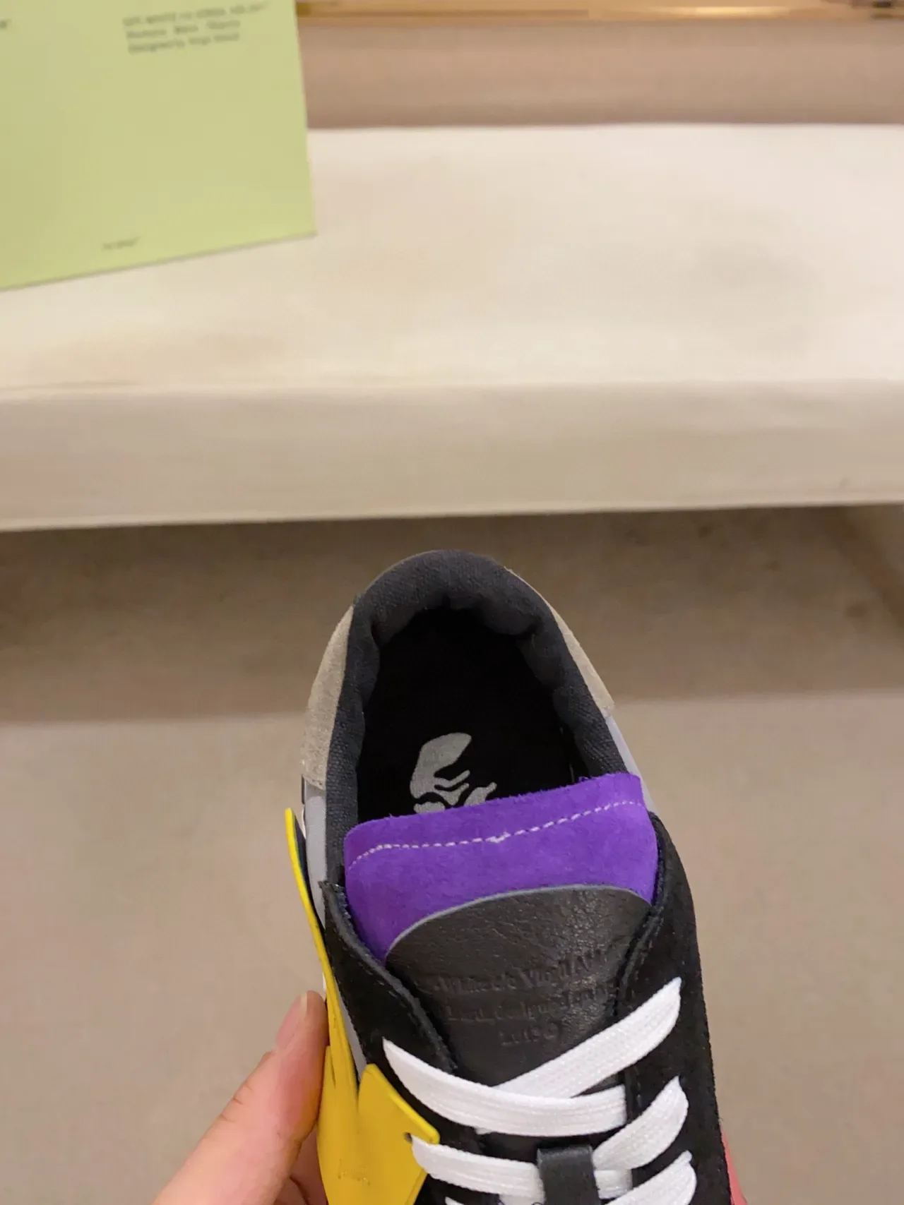 Off-White Chaussures Lifestyle Noires Multicolores Basses avec Rayures Industrielles sur la Semelle Intermédiaire 6
