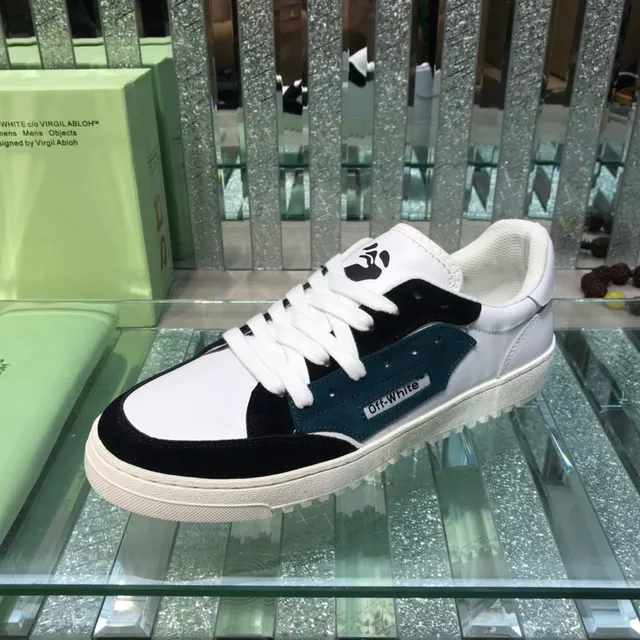 Off-White Sneakers Lifestyle Noir avec Panneaux sur la Partie Supérieure et Zip-Tie Industriel 4