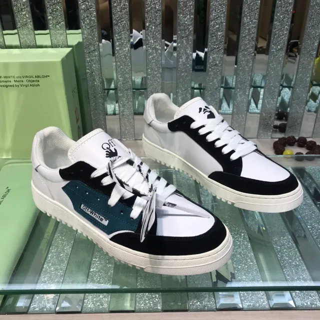 Off-White Sneakers Lifestyle Noir avec Panneaux sur la Partie Supérieure et Zip-Tie Industriel 7