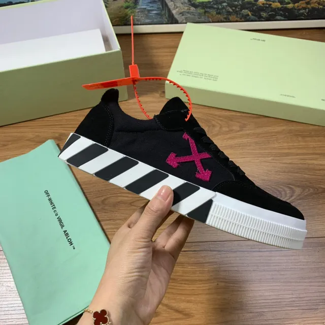 Off-White Preto Vermelho Camurça Superior Seta Diagonal Logo Tênis Lifestyle 4