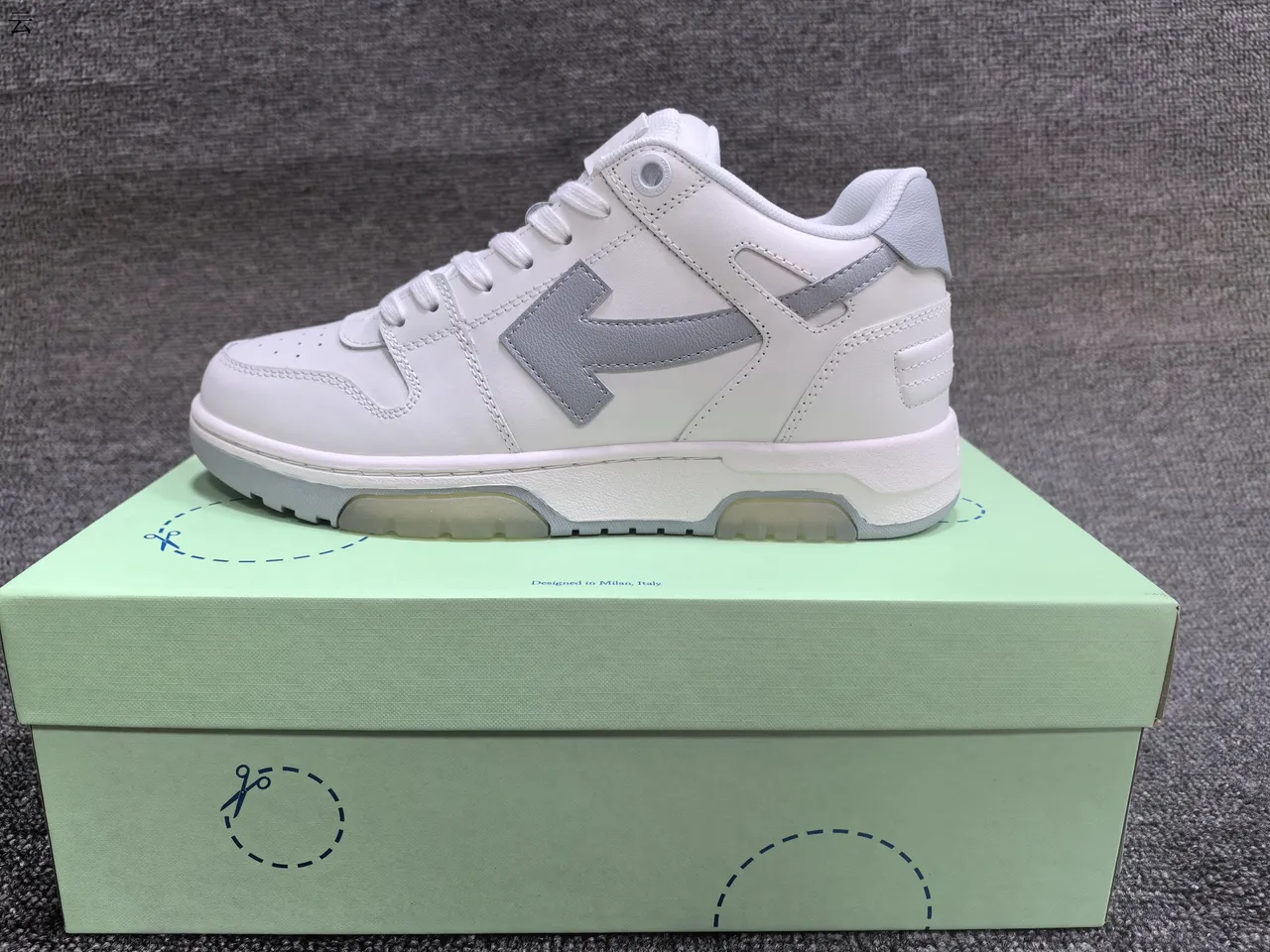 Off-White chaussures lifestyle blanches et bleu clair pour la marche 5