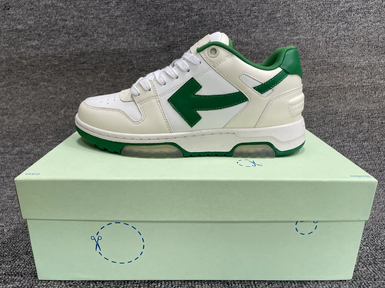 Off-White chaussures lifestyle blanches et bleu clair pour la marche 13