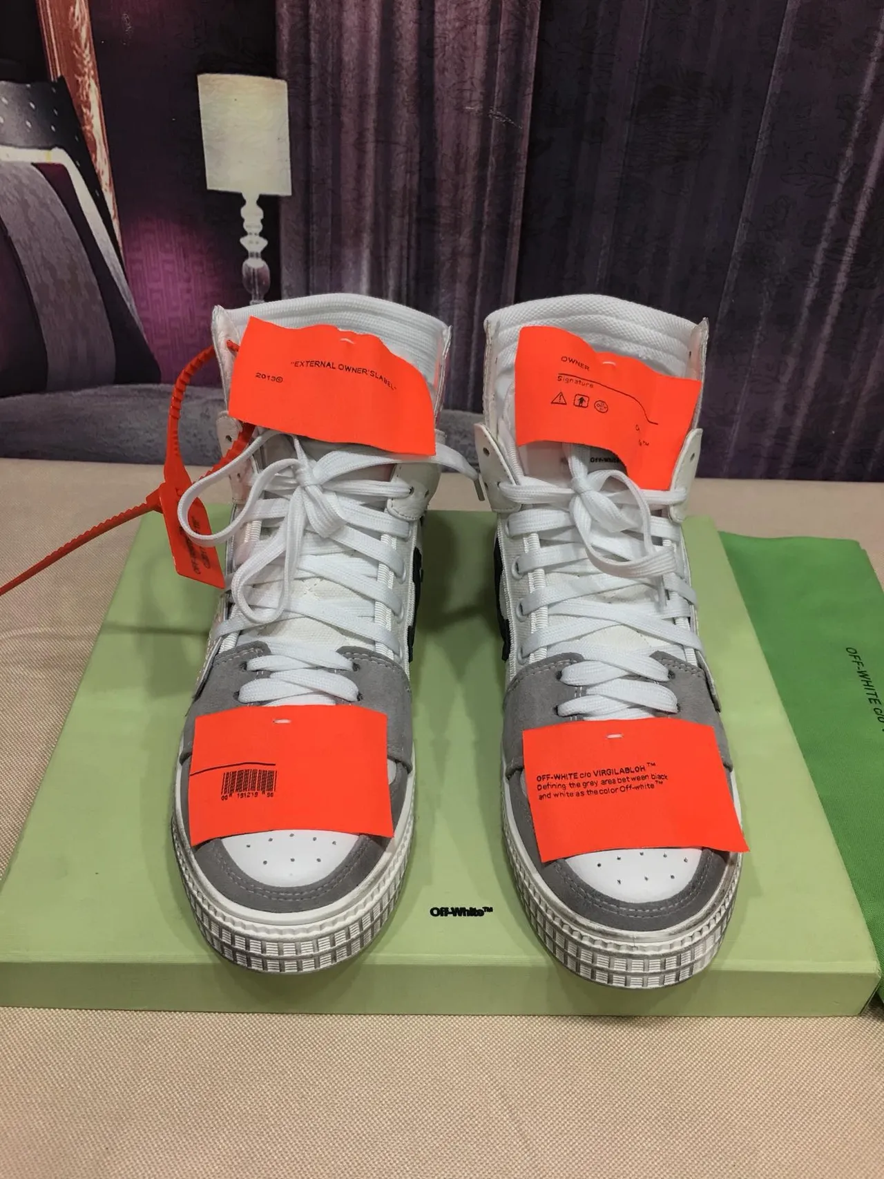 Off-White zapatillas lifestyle gris plataforma alta panel holográfico 9