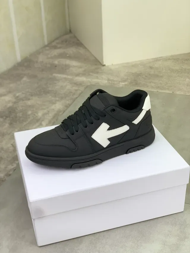 Off-White The Ten Black and White Arrow sneakers lifestyle 4