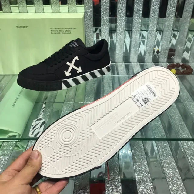 Off-White The Ten Negro Diseño Industrial Logo Flecha Diagonal Sneakers Lifestyle 2