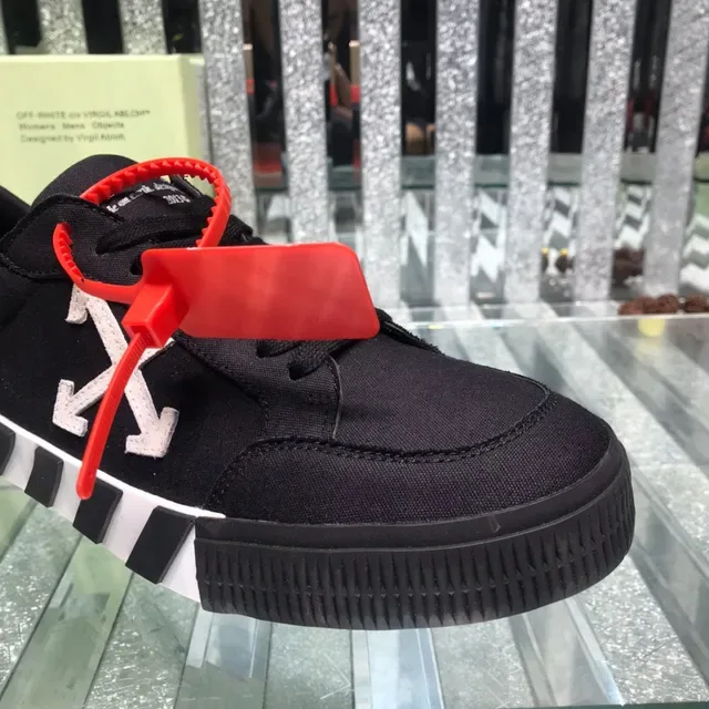 Off-White The Ten Negro Diseño Industrial Logo Flecha Diagonal Sneakers Lifestyle 7