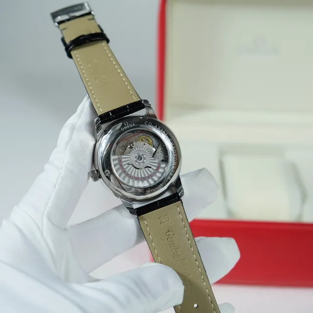Montre mécanique Omega De Ville cadran bleu sunburst 7