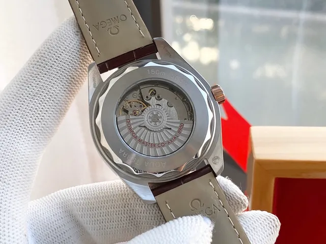 Omega Seamaster Aqua Terra সাদা ডায়াল গোলাপি সোনার বেজেল যান্ত্রিক ঘড়ি 3