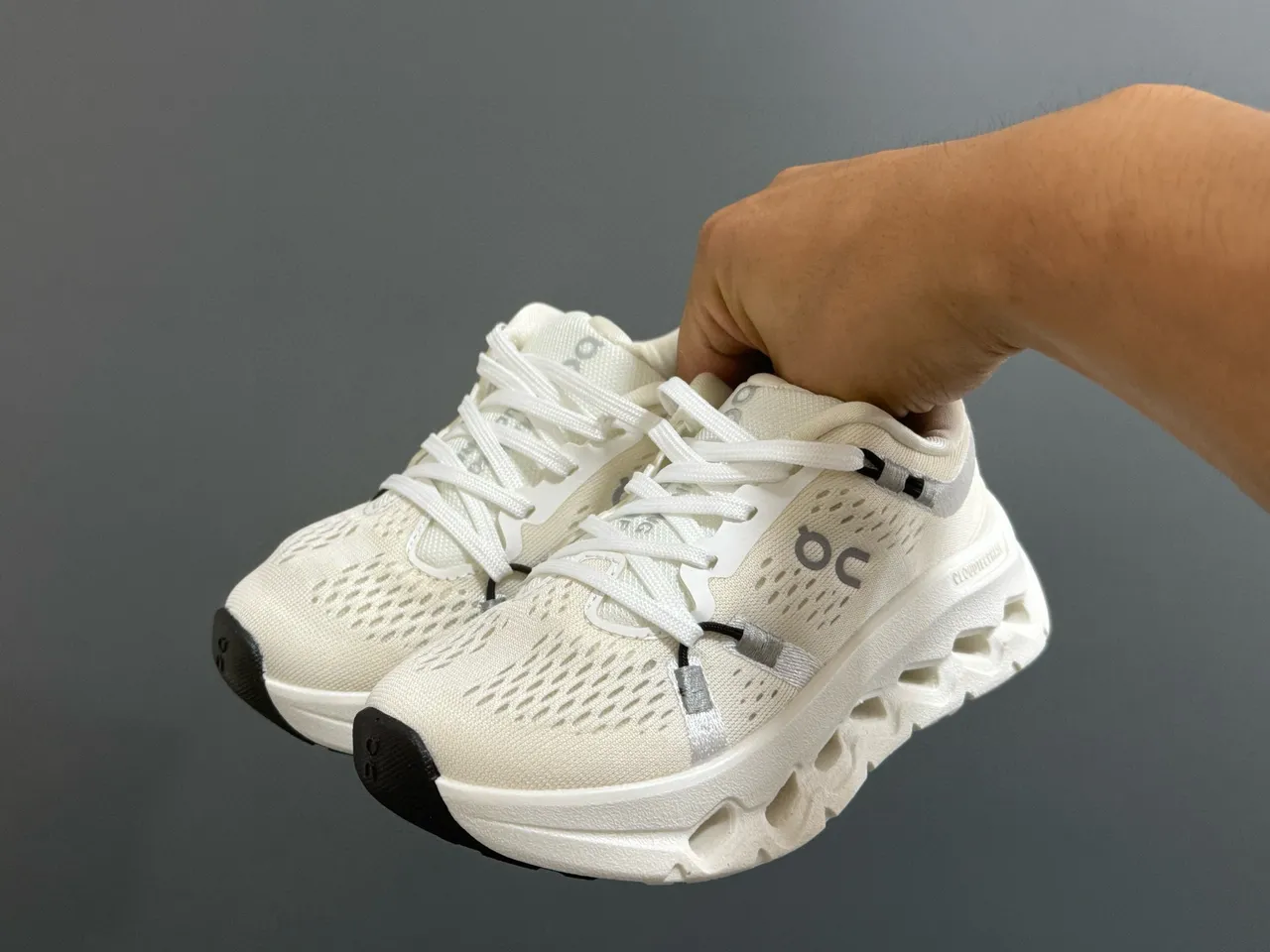 On Beige White Perforated Mesh Upper Open-Cell CloudTec Midsole Running Shoes 10