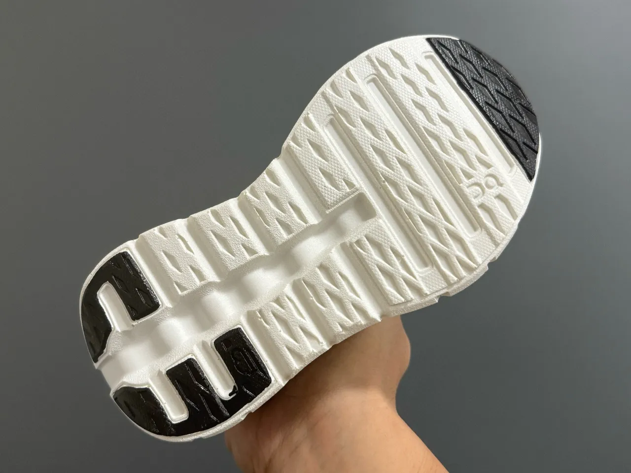 On Beige White Perforated Mesh Upper Open-Cell CloudTec Midsole Running Shoes 14