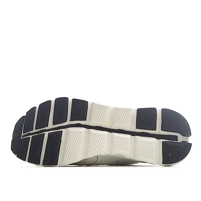 On Cloudmonster Off-White y Navy Zapatillas de running 9