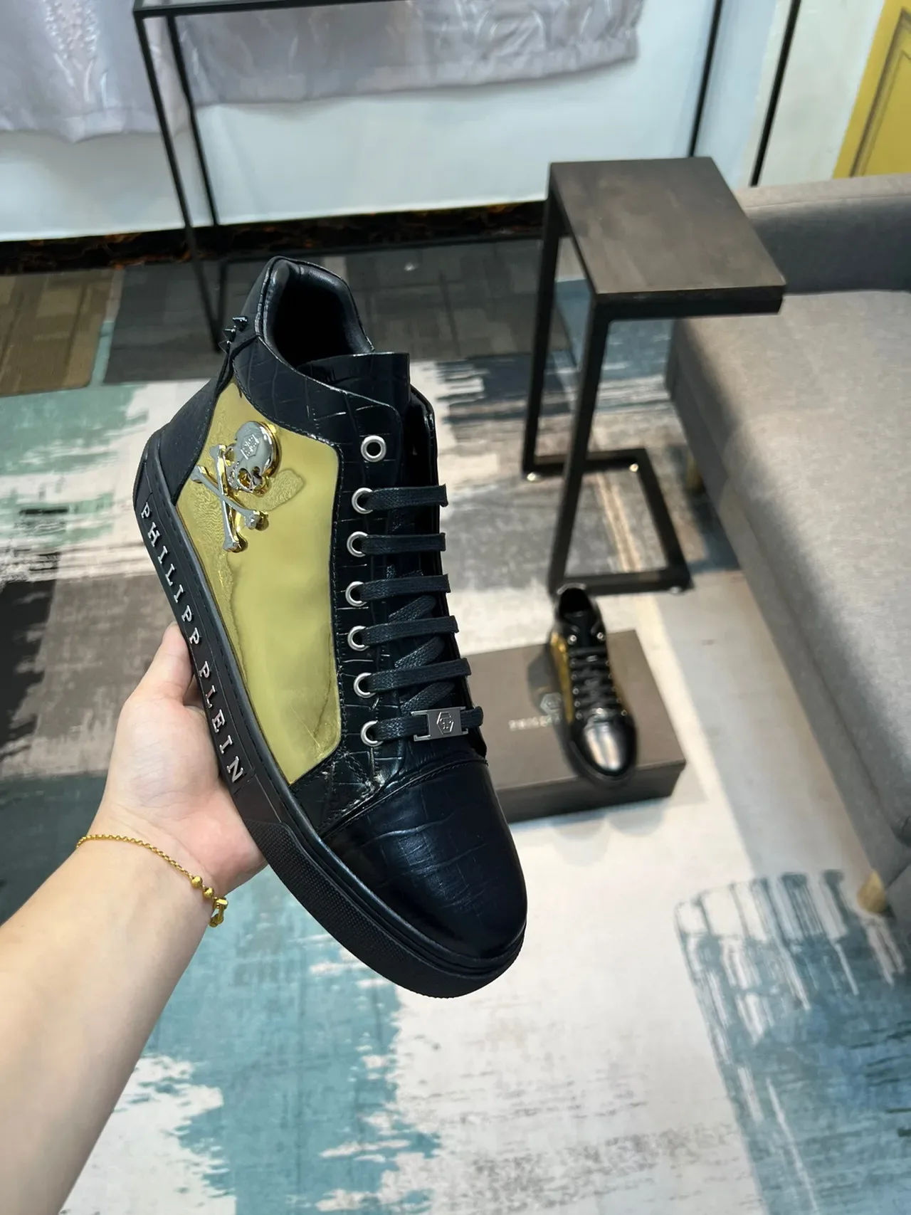 Philipp Plein حذاء أسود ذهبي عالي الارتفاع جلد تمساح مطبوع أسلوب حياة 7