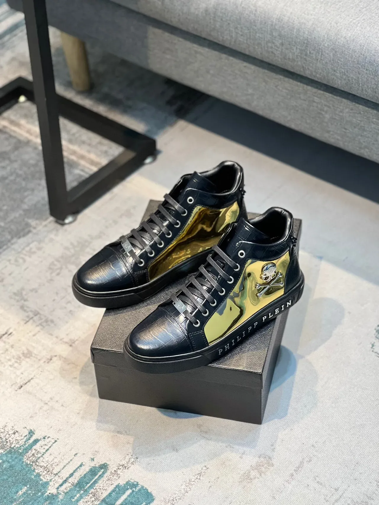 Philipp Plein حذاء أسود ذهبي عالي الارتفاع جلد تمساح مطبوع أسلوب حياة 8