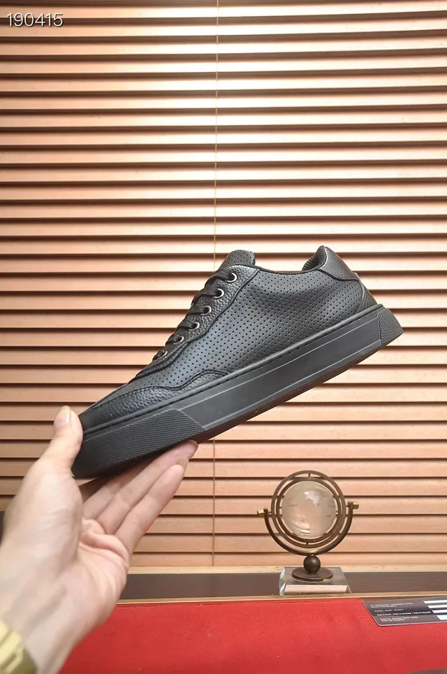 Philipp Plein Or Noir Cuir Perforé Emblème Crâne et Crois-Bone Chaussures Lifestyle 5