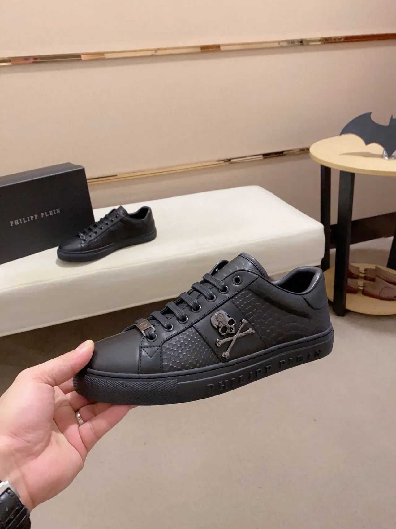 Philipp Plein Tênis Lifestyle com Emblema de Caveira Embossado com Cobra em Preto 3