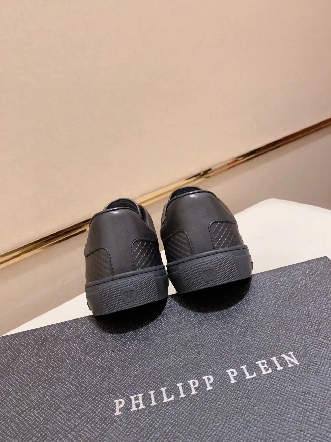 Philipp Plein Tênis Lifestyle com Emblema de Caveira Embossado com Cobra em Preto 8