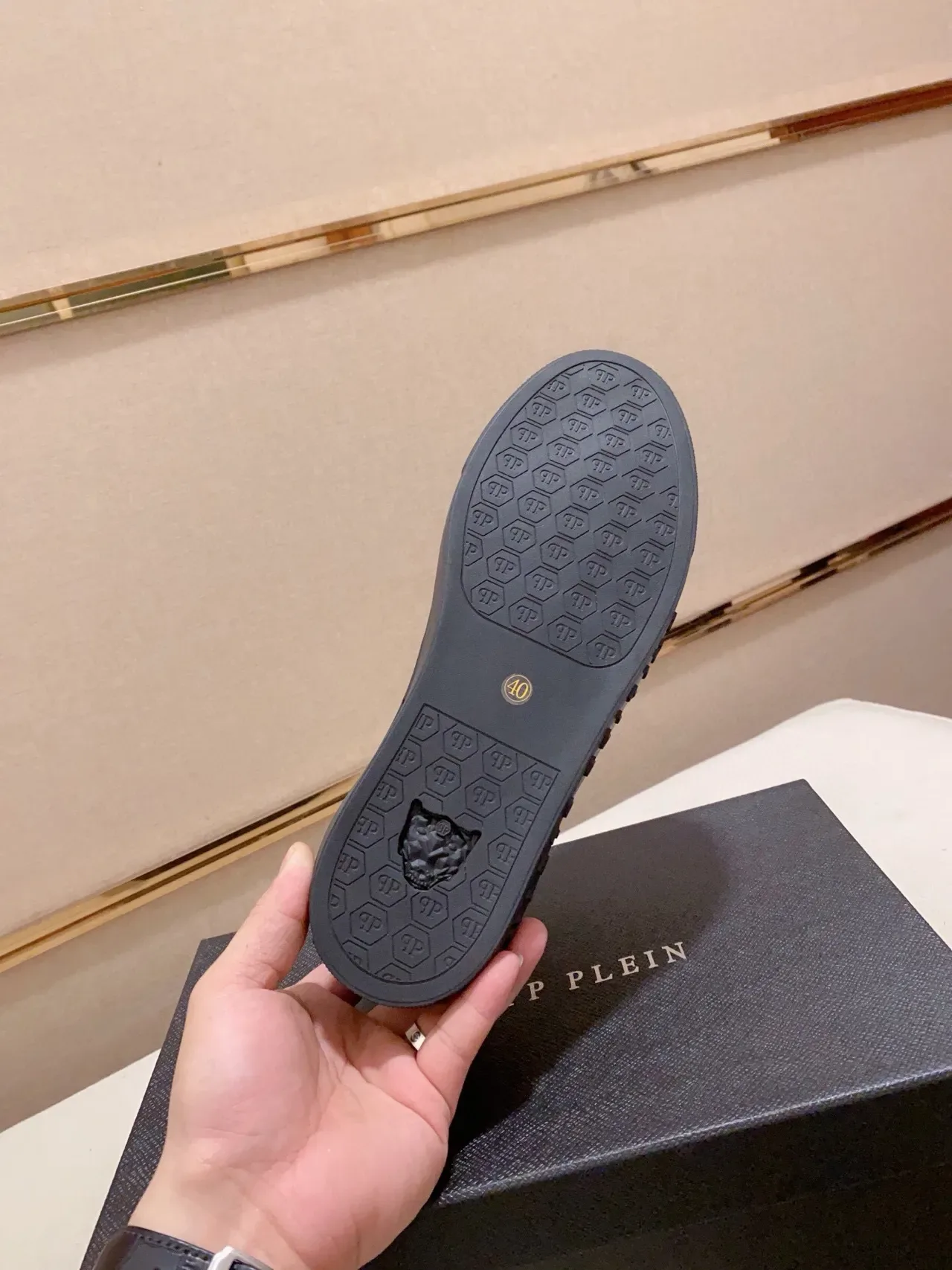 Philipp Plein Tênis Lifestyle com Emblema de Caveira Embossado com Cobra em Preto 9