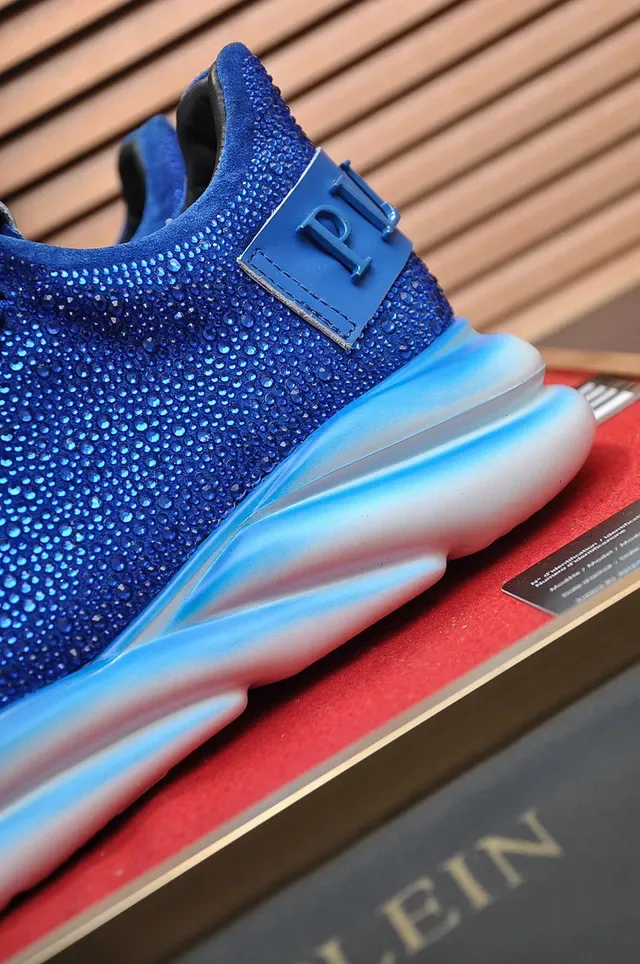 Philipp Plein Sneakers Lifestyle Bleu Blanc orné de Rhinestones, Haut en Tricot Sculpté avec Semelle Médiane Gradient 2