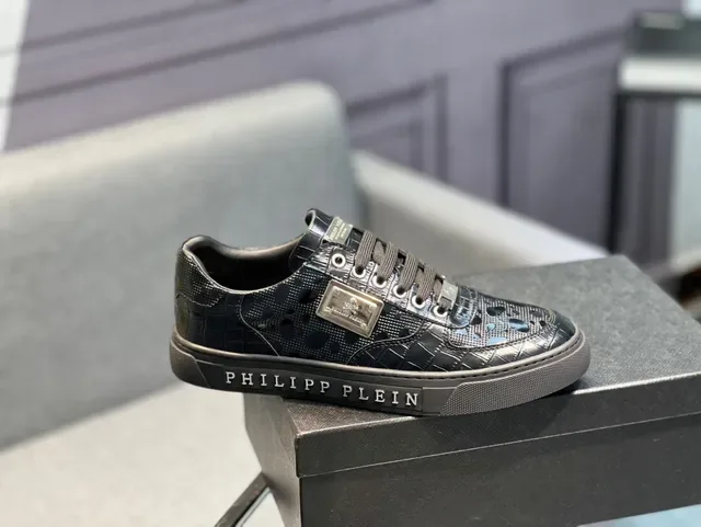 Philipp Plein Sport Black Glossy Croc-Embossed Leather Metallic Hardware Plaque Sneakers 9