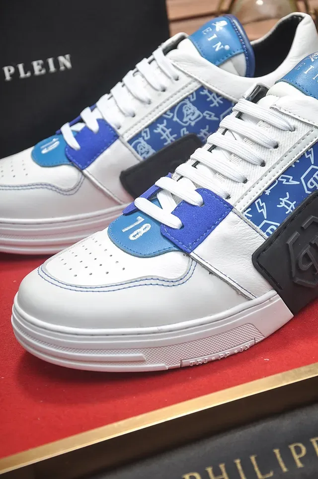 Philipp Plein White and Blue Graphic-Print Lifestyle Sneaker 3