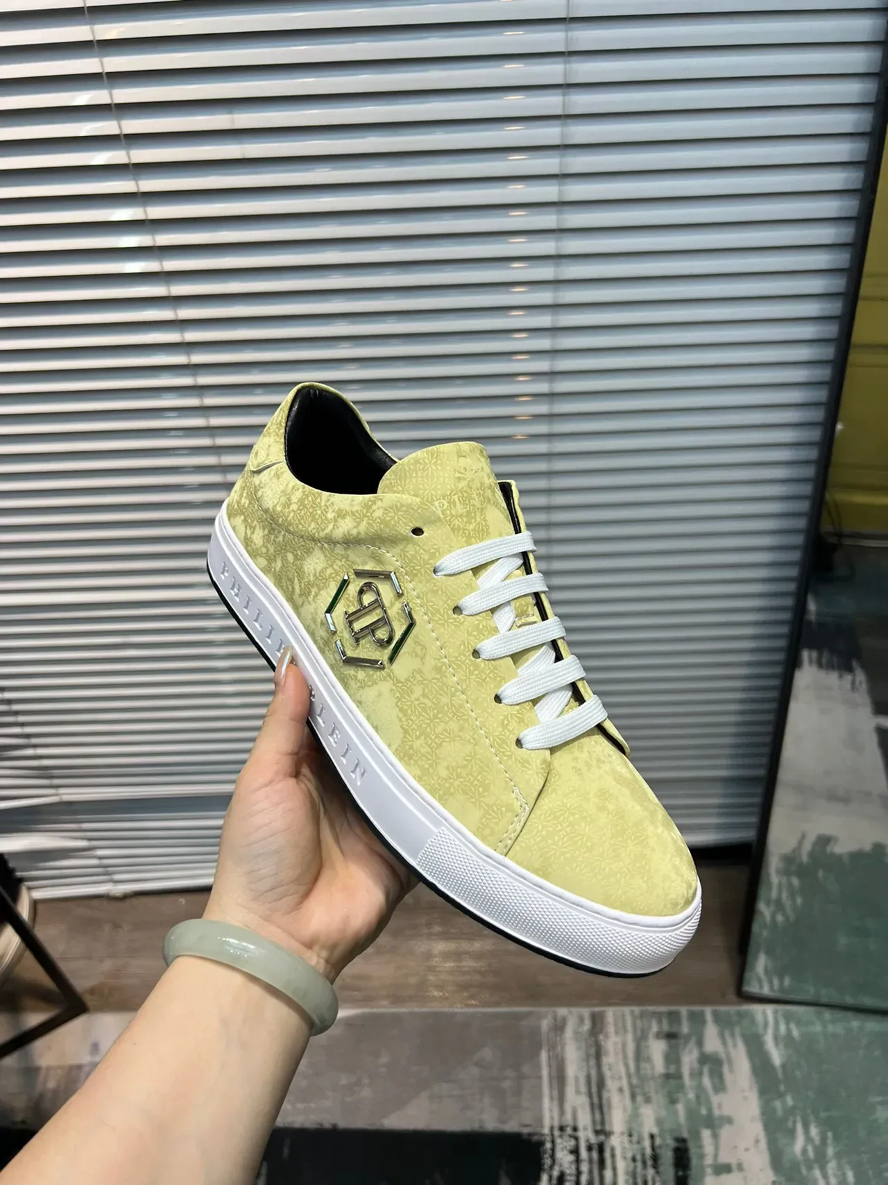 Philipp Plein Sneakers lifestyle Jaune Blanc Tige Texturée effet Daim Semelle Plate Caoutchouc 6