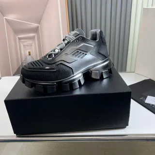 Prada Cloudbust حذاء رياضي أسود و رمادي سميك