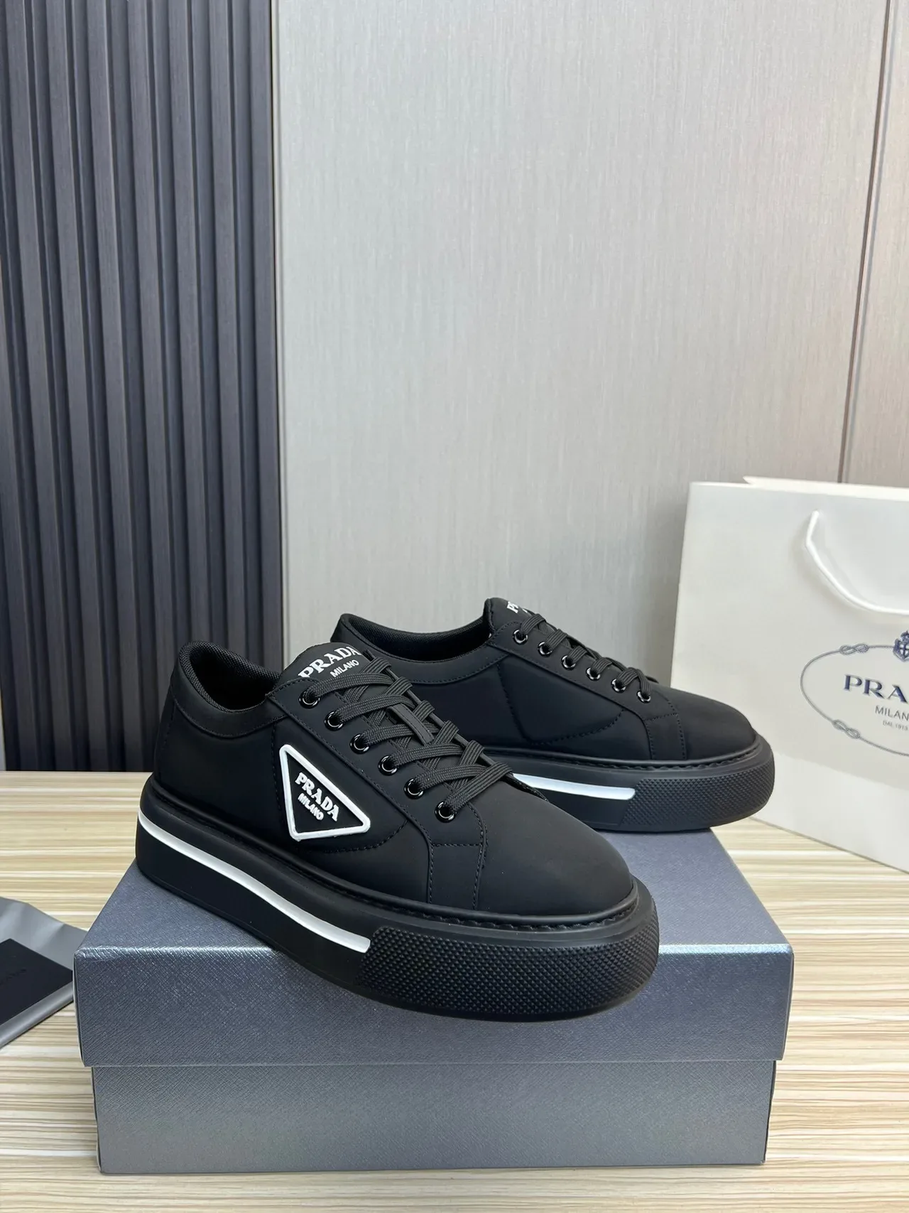 Prada Cloudbust কালো প্ল্যাটফর্ম লাইফস্টাইল স্নিকার্স 2