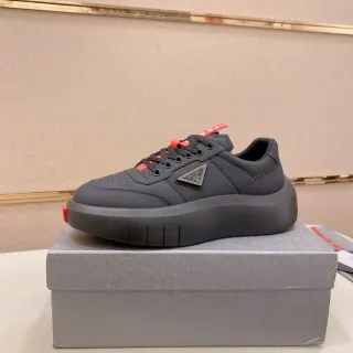 Prada Cloudbust أسود أحمر منصة كعب شعار مثلثي معدني حذاء رياضي سميك