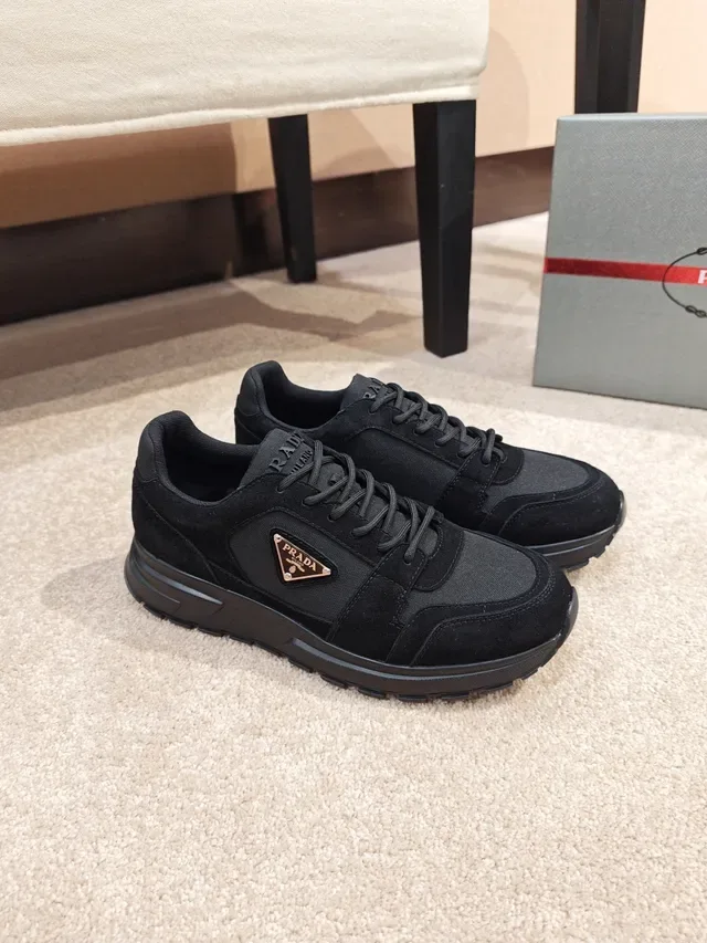 Prada Cloudbust काले स्वेड और टेक्सटाइल चंकी स्नीकर्स 5