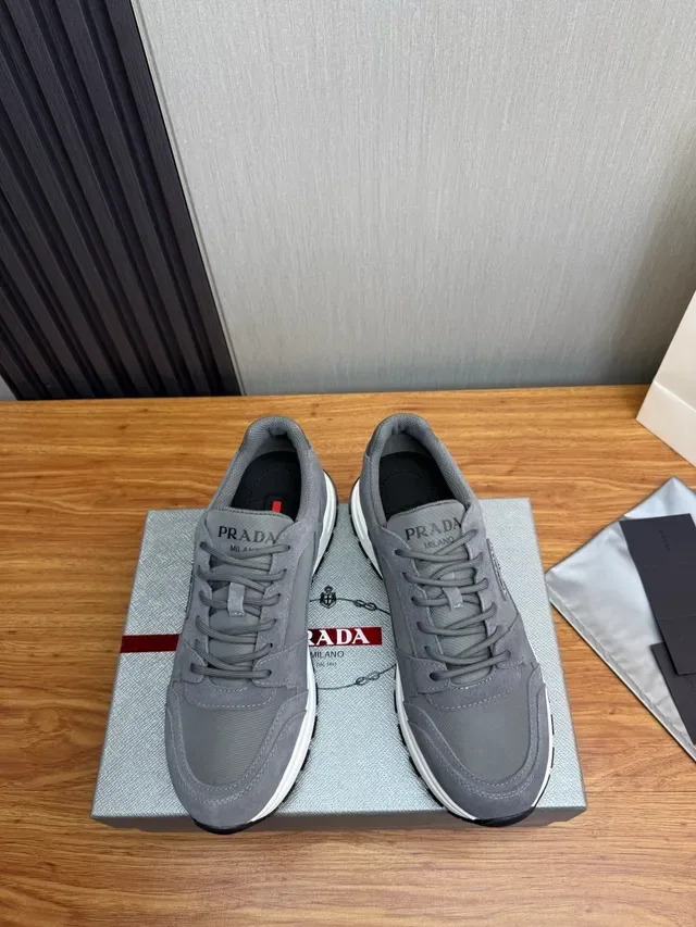 Prada Gris Blanco Ante y Malla Superior Suela Media Gruesa Zapatos Lifestyle 2