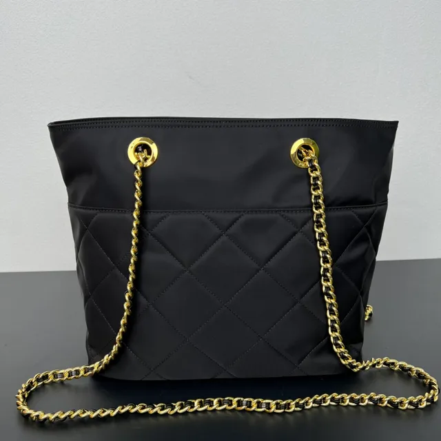 Prada Re-Nylon Cabas matelassé noir chaîne dorée anse cabas 3