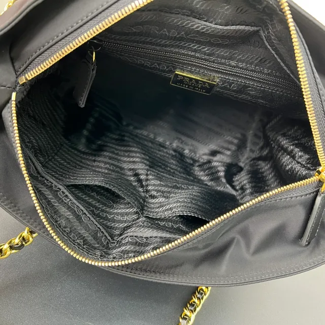 Prada Re-Nylon Cabas matelassé noir chaîne dorée anse cabas 6