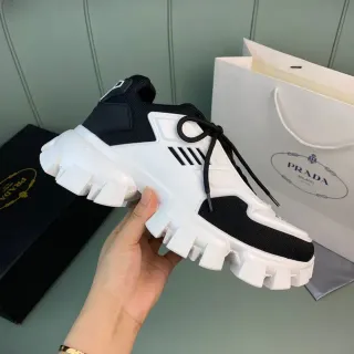 Prada أبيض أسود لج سول كينيت أبير تشانكي سنيكرز