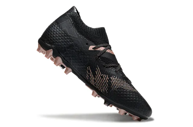 Puma Future Z Parte superior negra y dorada de knit Sistema de cordones integrado Zapatos de fútbol para terreno firme 2