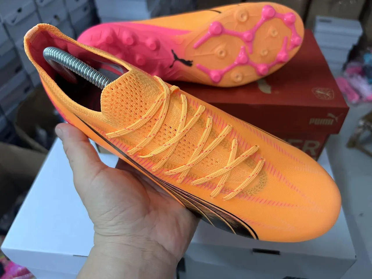 Puma Future Z Faster برتقالي وردي أرض صلبة أحذية كرة القدم 11