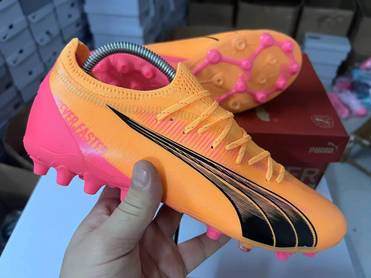 Puma Future Z Faster برتقالي وردي أرض صلبة أحذية كرة القدم 12