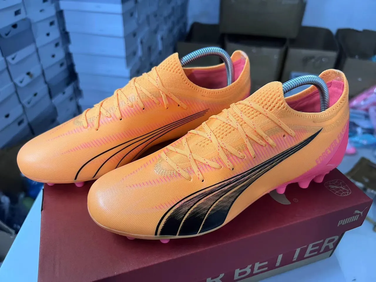 Puma Future Z Faster برتقالي وردي أرض صلبة أحذية كرة القدم 15