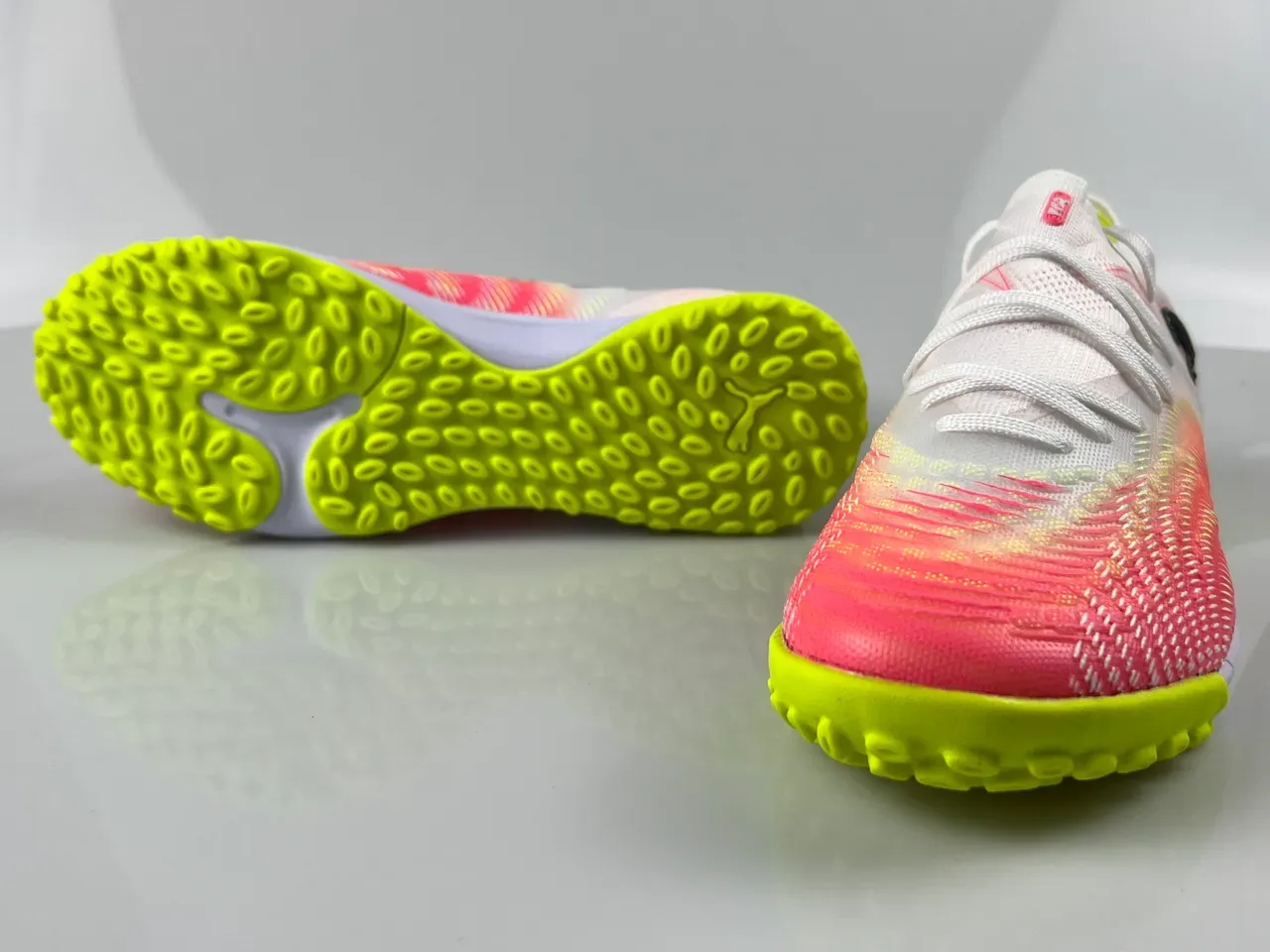 Puma Future Z White Pink Low-Cut Gradient-Print Upper Sneakers 10