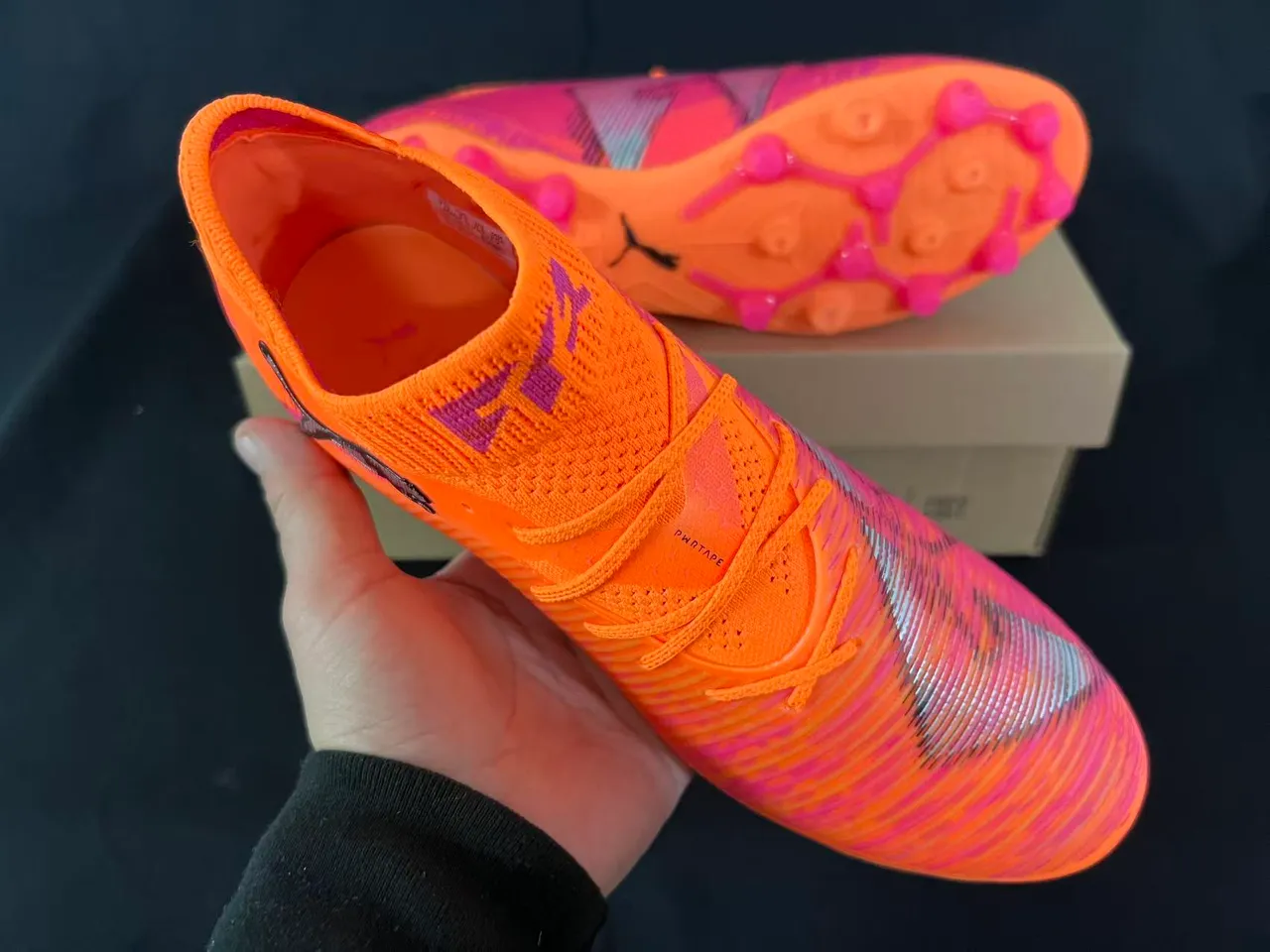 Puma برتقالي وردي عالي القطع كولار جورب نسيج مخطط صناعي وسط القدم قفص أرضية صلبة أحذية كرة القدم 5