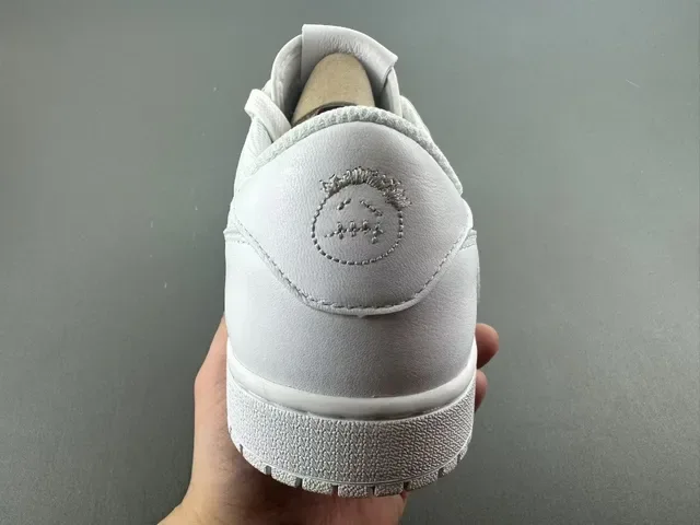 Reebok White Leather Paneled Construction Lifestyle Sneakers 4