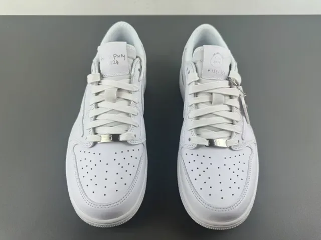 Reebok White Leather Paneled Construction Lifestyle Sneakers 9