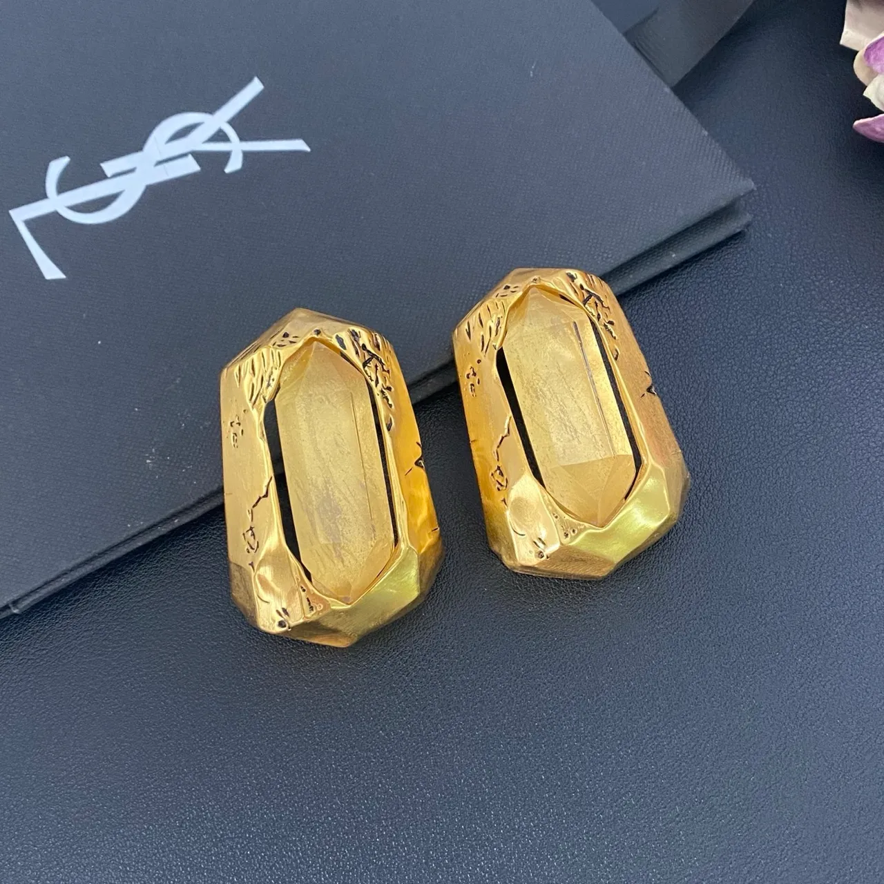 Saint Laurent Boucles d'oreilles Octogonales Géométriques Facettées Or doré 1