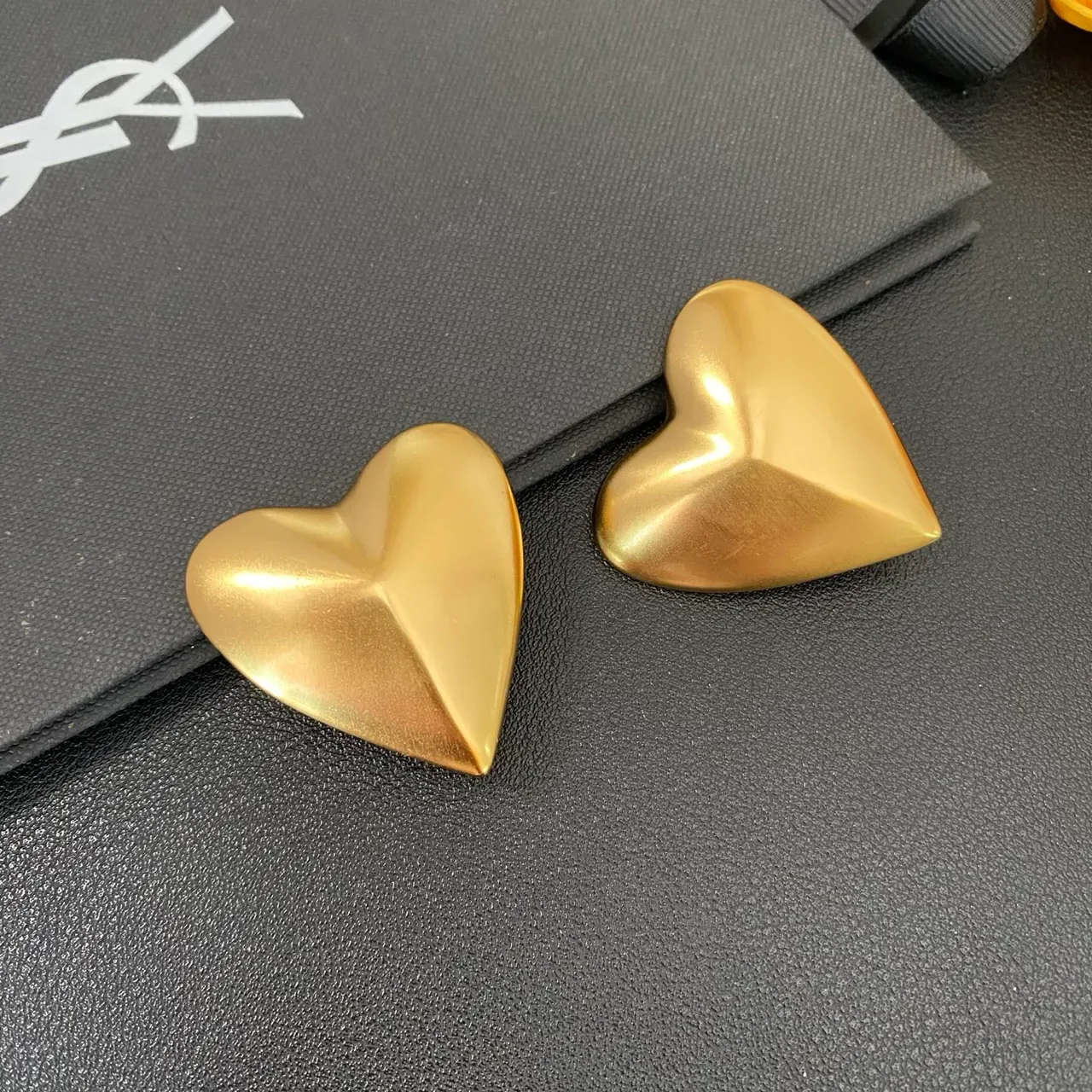 Saint Laurent Brincos Dourados Coração Esculpido Metálicos 8
